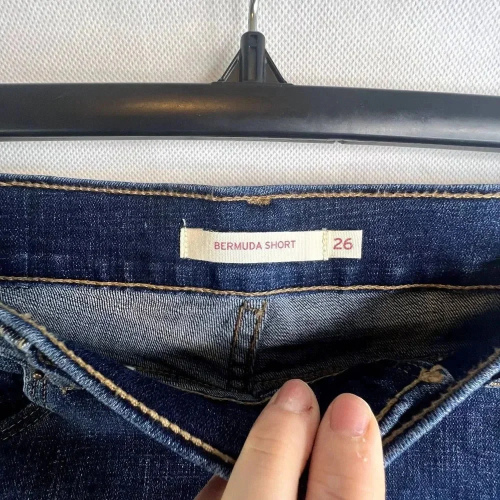 Levi's Denim Bermuda Shorts Size 26‎